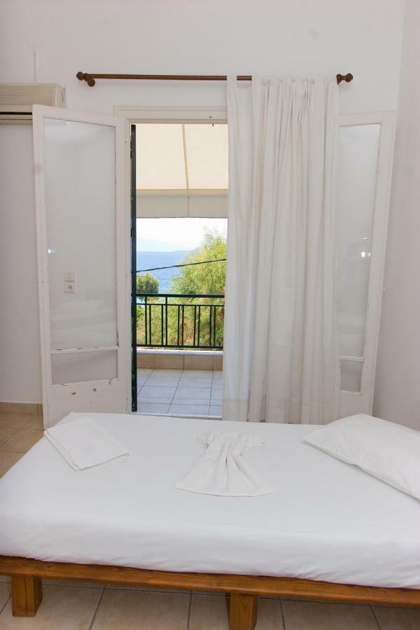 Soile Georgia Apartment Лутра Едипсу Екстериор снимка
